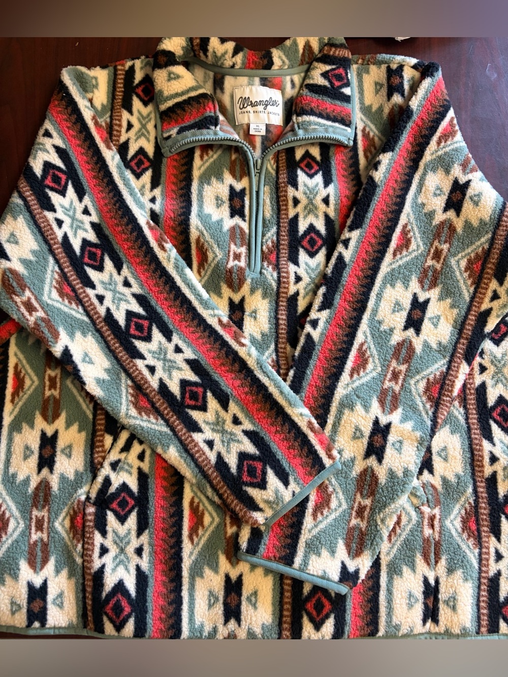 NWT women’s Wrangler Retro pullover shirt/jacket size L 1/4 zip Aztec print